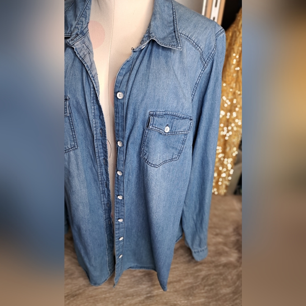 Torrid Chambray Button Down Medium Wash Cotton De… - image 7